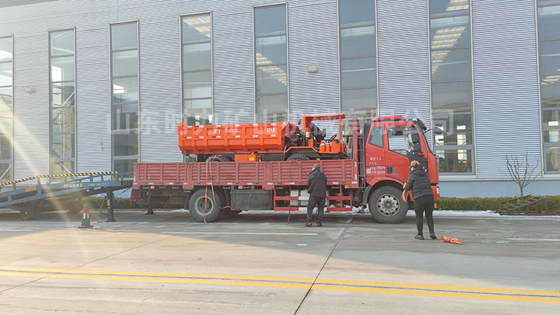 12吨矿用井下自卸车发货山东某矿山