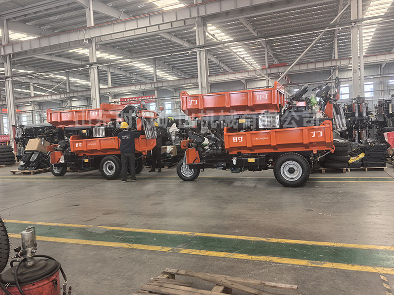 12台传动轴柴油三轮卸车出口柬埔寨